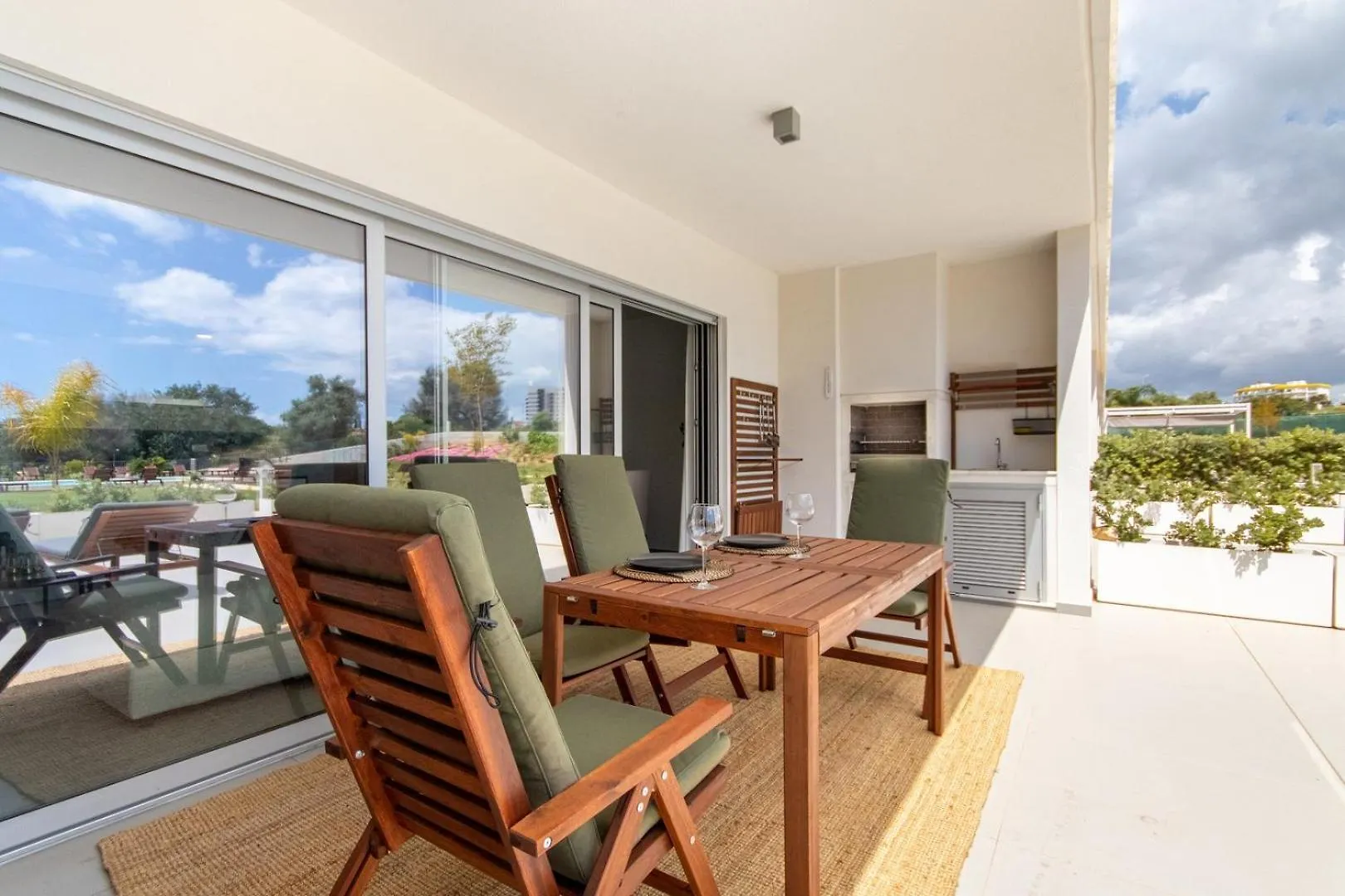 The Albufeira Concierge - Amazing Pool & Sunshine location
