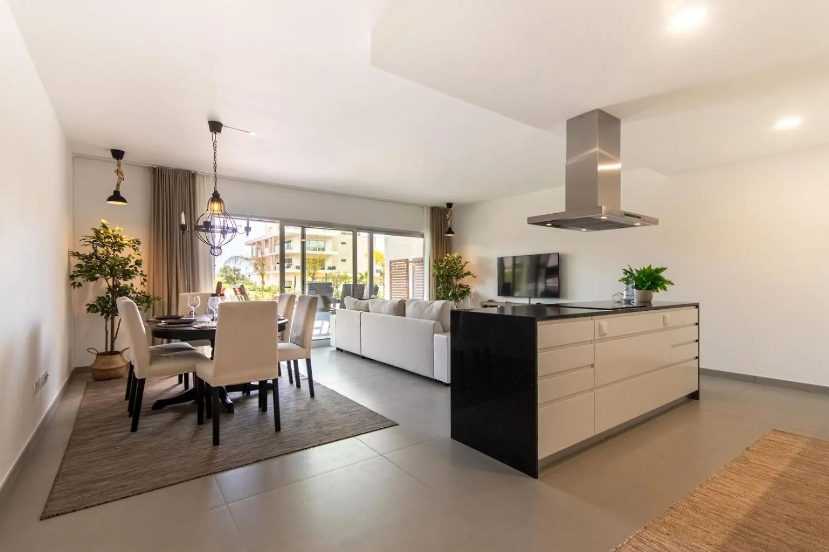 The Albufeira Concierge - Amazing Pool & Sunshine Apartment